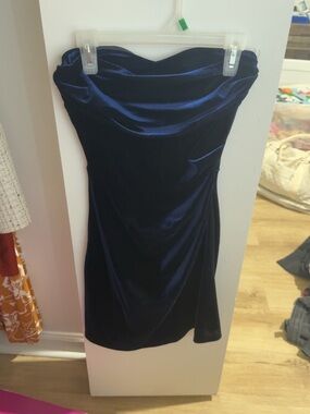 Windsor Strapless Velvet Dress in Deep Blue